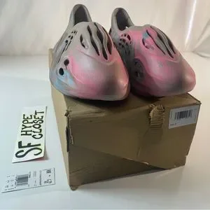Yeezy Foam RNR MX Sand Size 9 NEW In Box Yeezy Foam RNNR MX Sand Gray for Sale - Authenticity  main image 3
